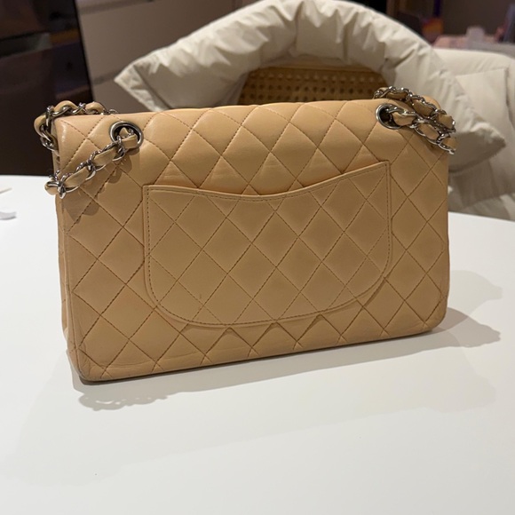 Chanel Classic Medium Flap (beige) - Picture 9 of 16